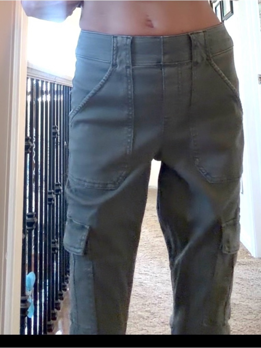 SPANX small women’s Cargo Pants in Dark Green
